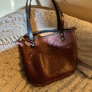 PLG zip top medium tote